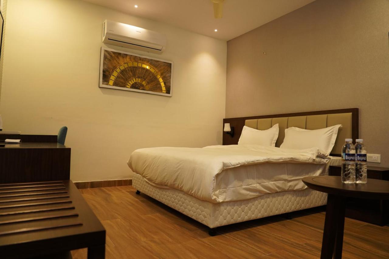 Hotel D Dev Vijayawāda 外观 照片